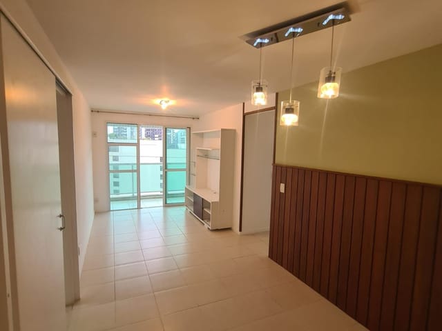 Apartamento com 60m² 2 quartos e 2 banheiros, para alugar, no bairro Barra da Tijuca em Rio de Janeiro