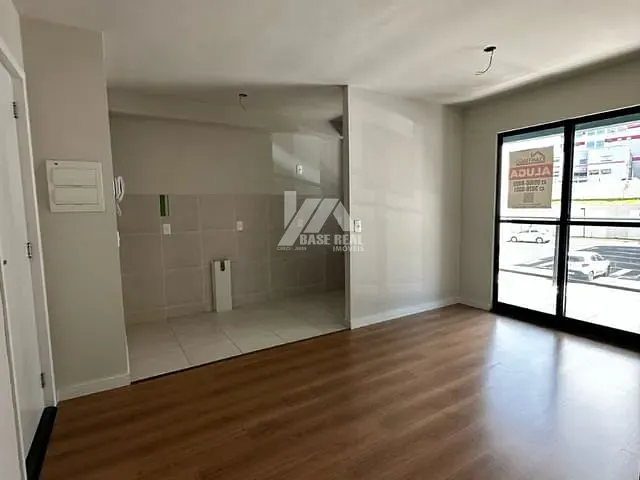 Apartamento com 67m² 2 quartos e 2 banheiros, à venda ou para alugar, no bairro Uvaranas em Ponta Grossa