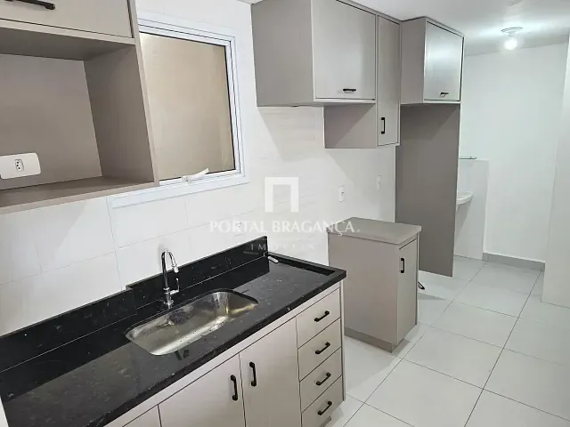 Apartamento 2 quartos e 1 banheiro, à venda ou para alugar, no bairro Centro em Bragança Paulista