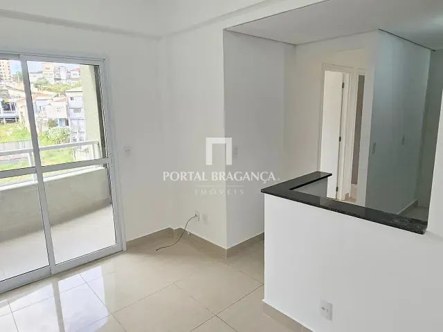 Apartamento 2 quartos e 1 banheiro, à venda ou para alugar, no bairro Centro em Bragança Paulista