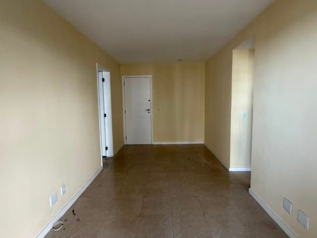 Apartamento com 70m² 2 quartos e 1 banheiro, para alugar, no bairro Barra da Tijuca em Rio de Janeiro