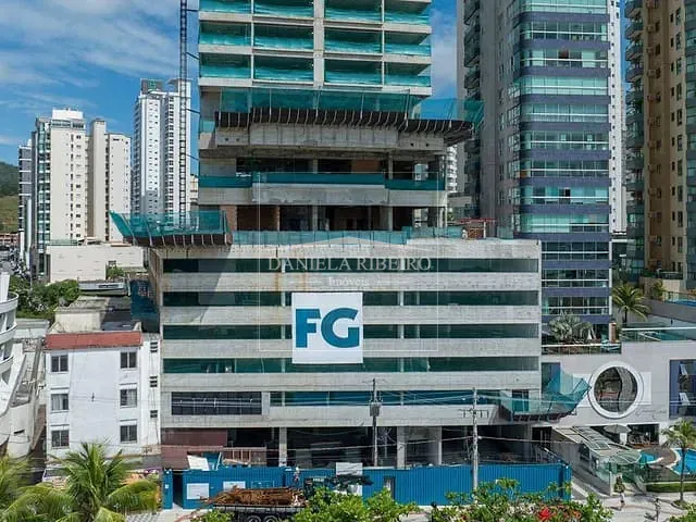 Apartamento 4 quartos e 6 banheiros, à venda, no bairro Centro em Balneário Camboriú