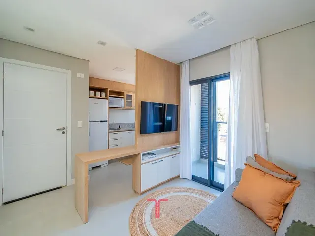 Apartamento com 32m² 1 quarto e 1 banheiro, para alugar, no bairro Capão Raso em Curitiba