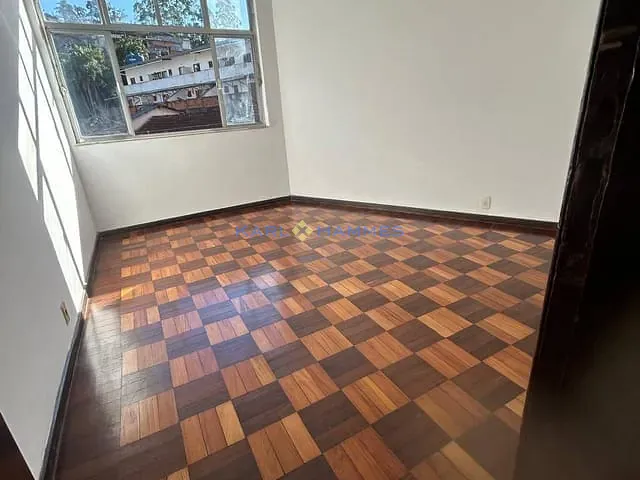 Apartamento com 70m² 3 quartos e 2 banheiros, para alugar, no bairro Centro em Petrópolis