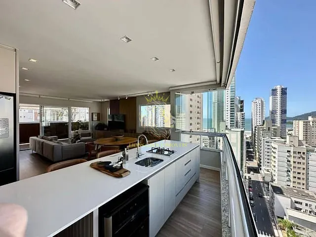 Apartamento 4 quartos e 5 banheiros, à venda, no bairro Centro em Balneário Camboriú
