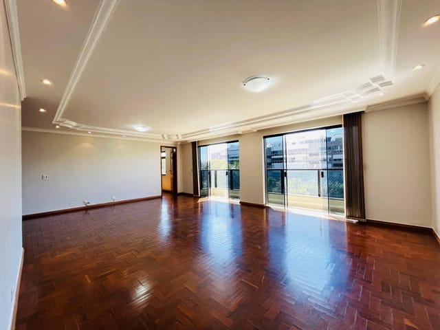 Foto do Apartamento - Apartamento na SQN 115, Andar Alto, Nascente, Vazado e Vista parcialmente livre! | CLAUDIO A. BATISTA IMOVEIS LTDA