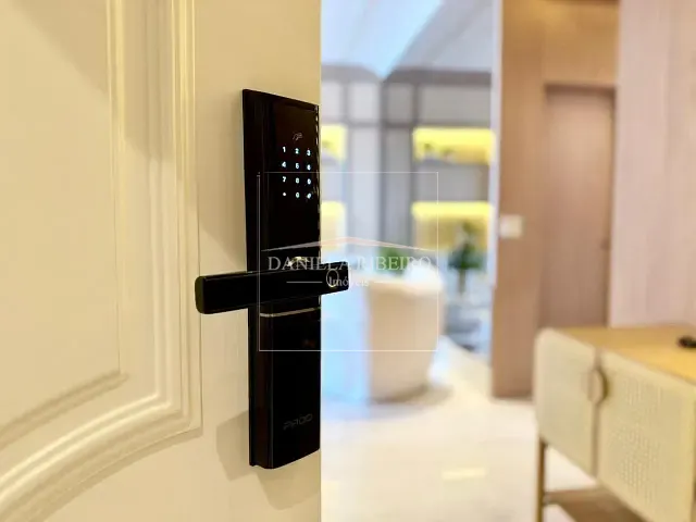 Apartamento 4 quartos e 6 banheiros, à venda, no bairro Meia Praia em Itapema