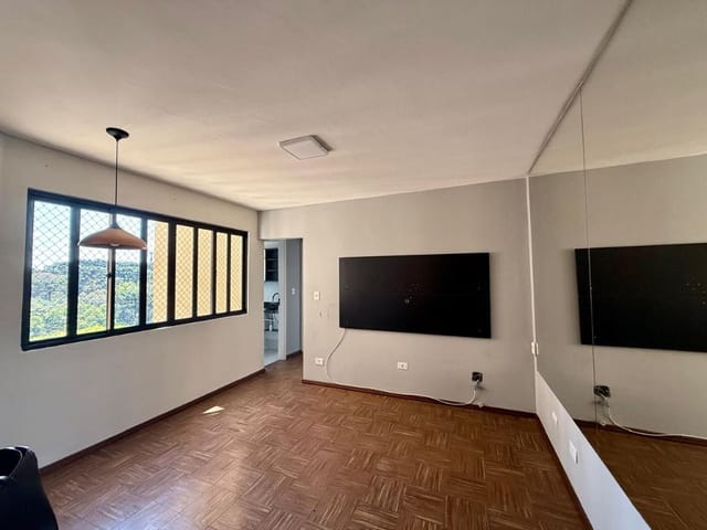 Apartamento 2 quartos e 1 banheiro, à venda, no bairro Bigorrilho em Curitiba