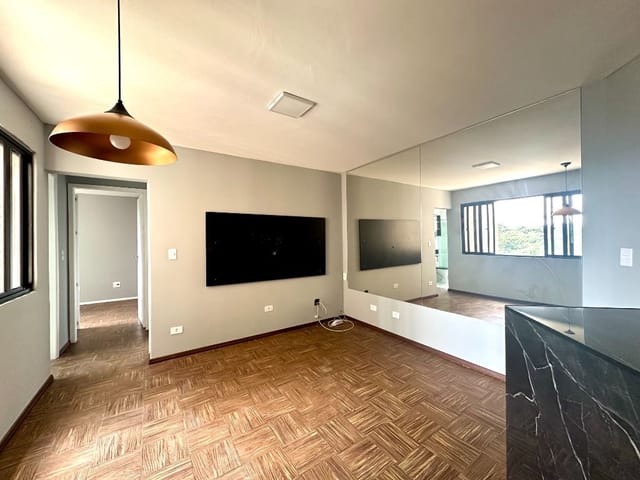 Apartamento 2 quartos e 1 banheiro, à venda, no bairro Bigorrilho em Curitiba