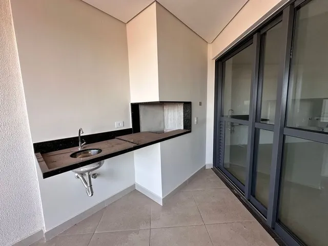 Apartamento com 137m² 3 quartos e 2 banheiros, à venda, no bairro Centro em Londrina