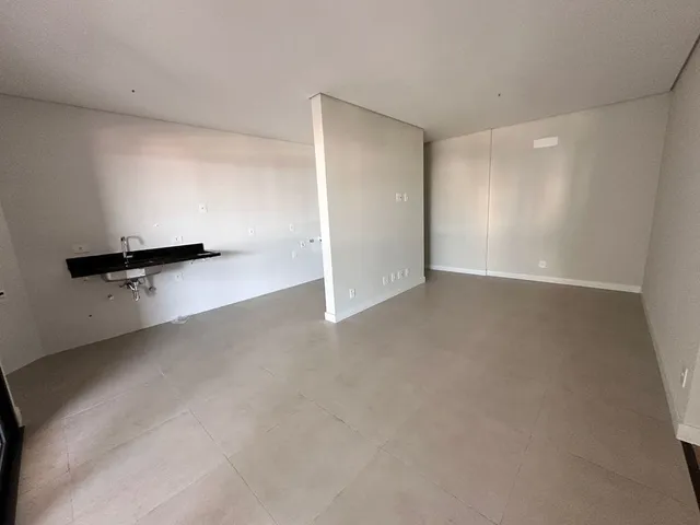 Apartamento com 137m² 3 quartos e 2 banheiros, à venda, no bairro Centro em Londrina