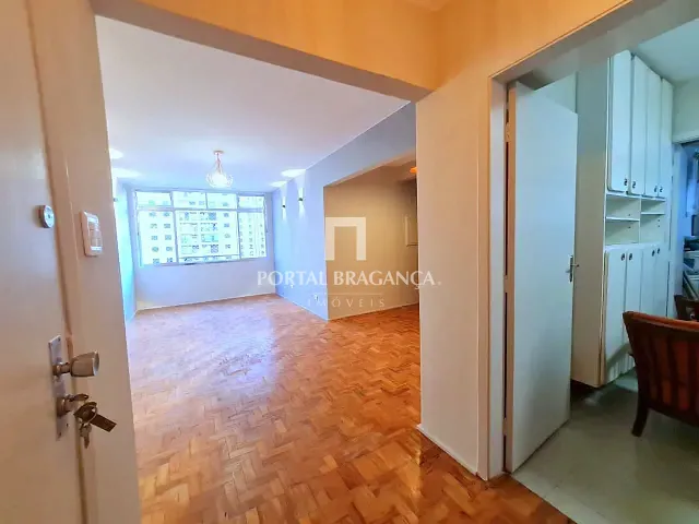 Apartamento 2 quartos e 2 banheiros, para alugar, no bairro Jardim Paulista em São Paulo