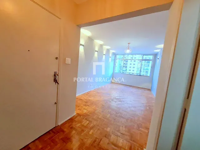 Apartamento 2 quartos e 2 banheiros, para alugar, no bairro Jardim Paulista em São Paulo