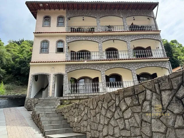 Apartamento 4 quartos e 2 banheiros, à venda, no bairro Sessenta em Volta Redonda