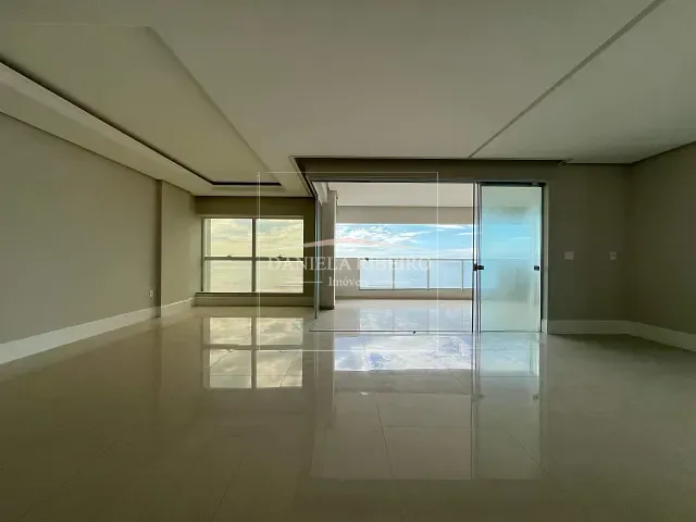 Apartamento 4 quartos e 6 banheiros, à venda, no bairro Meia Praia em Itapema