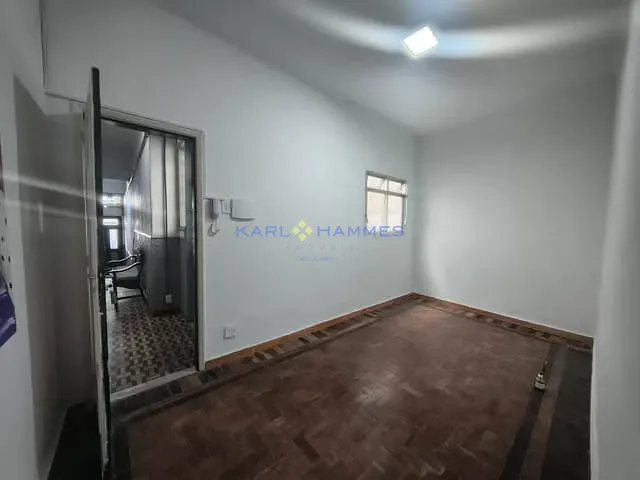 Apartamento 1 quarto e 1 banheiro, para alugar, no bairro Centro em Petrópolis