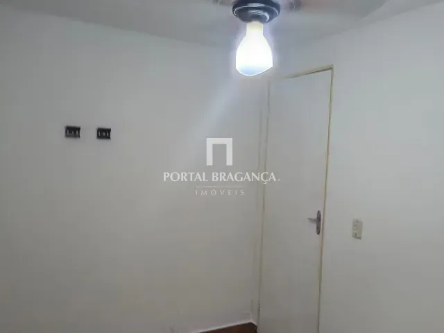 Apartamento 2 quartos e 1 banheiro, à venda, no bairro Condomínio Berbari II em Bragança Paulista