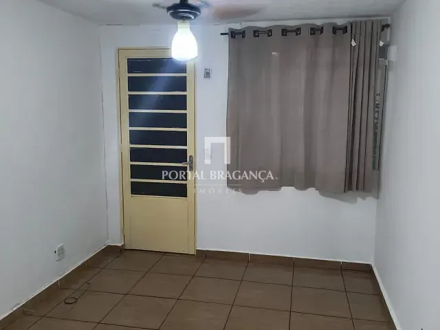 Apartamento 2 quartos e 1 banheiro, à venda, no bairro Condomínio Berbari II em Bragança Paulista