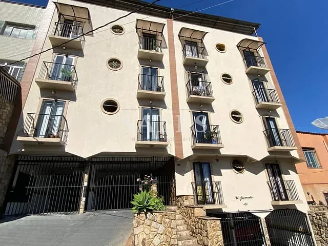Apartamento com 82m² 2 quartos e 1 banheiro, à venda ou para alugar, no bairro Bom Pastor em Juiz de Fora