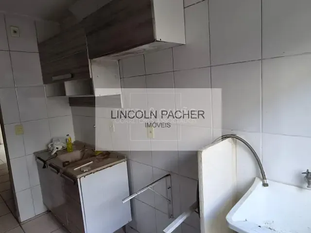 Apartamento com 1m² 2 quartos e 1 banheiro, à venda, no bairro Santa Cândida em Curitiba