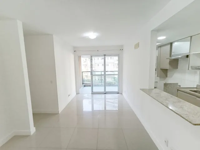 Apartamento com 71m² 2 quartos e 2 banheiros, para alugar, no bairro Recreio dos Bandeirantes em Rio de Janeiro