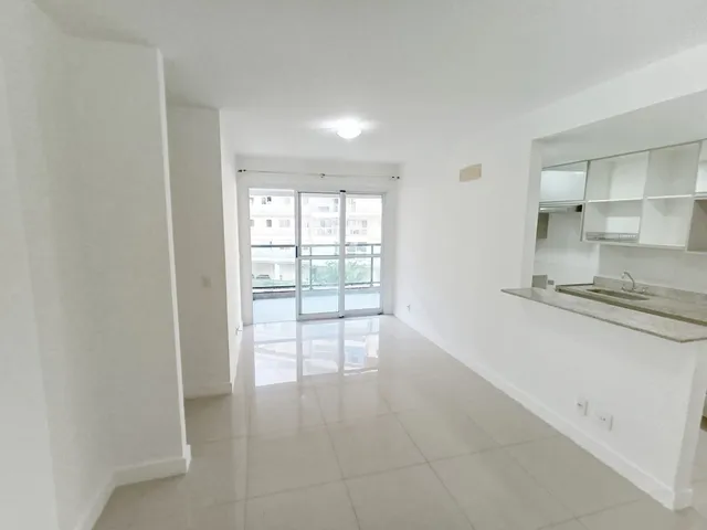 Apartamento com 71m² 2 quartos e 2 banheiros, para alugar, no bairro Recreio dos Bandeirantes em Rio de Janeiro