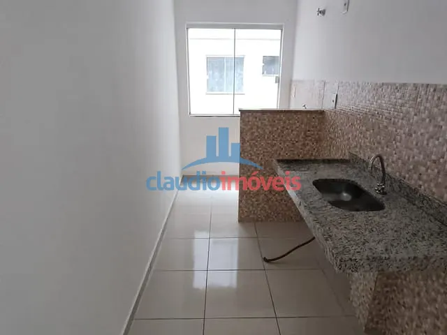Apartamento 2 quartos e 1 banheiro, à venda, no bairro Colônia Santo Antônio em Barra Mansa