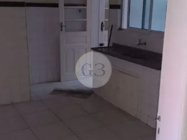 Apartamento 3 quartos e 2 banheiros, para alugar, no bairro Centro em Pelotas