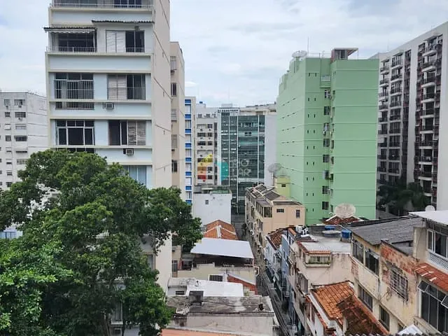 Apartamento com 85m² 3 quartos e 1 banheiro, à venda, no bairro Copacabana em Rio de Janeiro