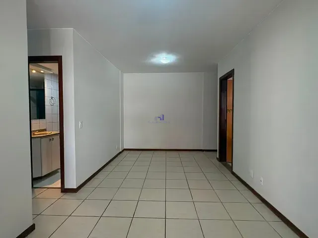 Apartamento 2 quartos e 2 banheiros, para alugar, no bairro Asa Norte em Brasília