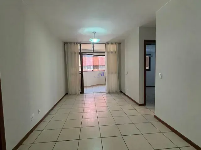 Apartamento 2 quartos e 2 banheiros, para alugar, no bairro Asa Norte em Brasília
