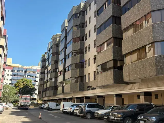 Apartamento 2 quartos e 2 banheiros, para alugar, no bairro Asa Norte em Brasília
