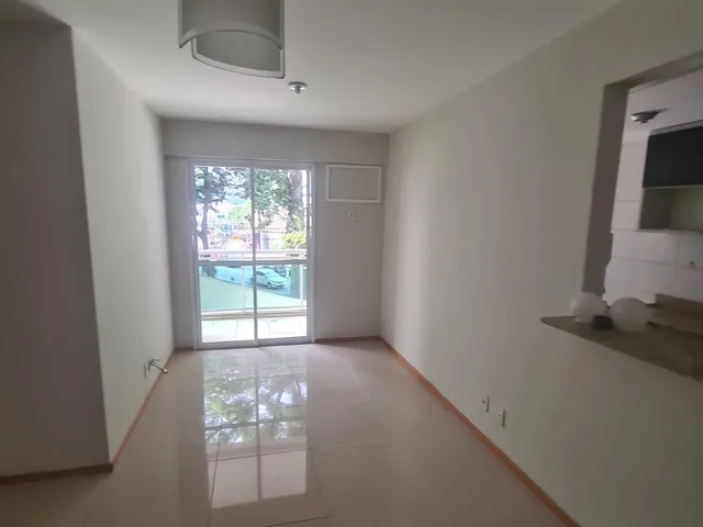 Apartamento com 65m² 2 quartos e 2 banheiros, para alugar, no bairro Taquara em Rio de Janeiro