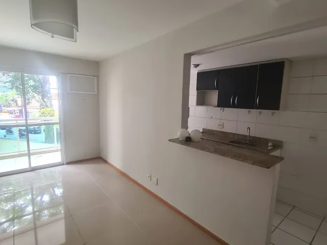 Apartamento com 65m² 2 quartos e 2 banheiros, para alugar, no bairro Taquara em Rio de Janeiro