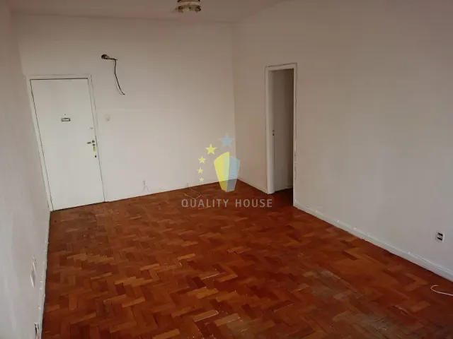 Apartamento com 78m² 2 quartos e 1 banheiro, para alugar, no bairro Copacabana em Rio de Janeiro