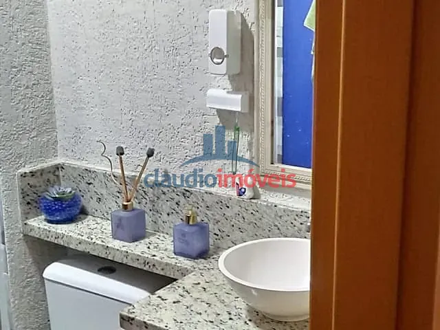 Apartamento 2 quartos e 1 banheiro, à venda, no bairro Colônia Santo Antônio em Barra Mansa