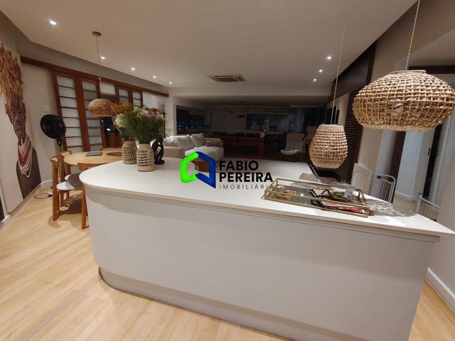 Apartamento com 220m² 3 quartos e 3 banheiros, para alugar, no bairro Barra da Tijuca em Rio de Janeiro