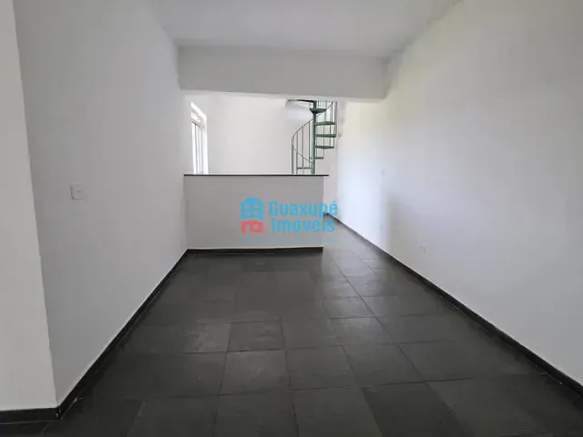 Apartamento com 100m² 3 quartos e 1 banheiro, para alugar, no bairro Vila Rica em Guaxupé