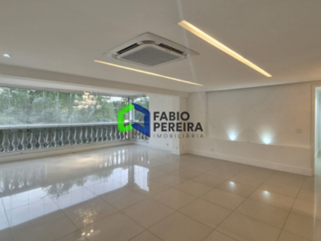 Apartamento com 153m² 3 quartos e 2 banheiros, à venda, no bairro Barra da Tijuca em Rio de Janeiro