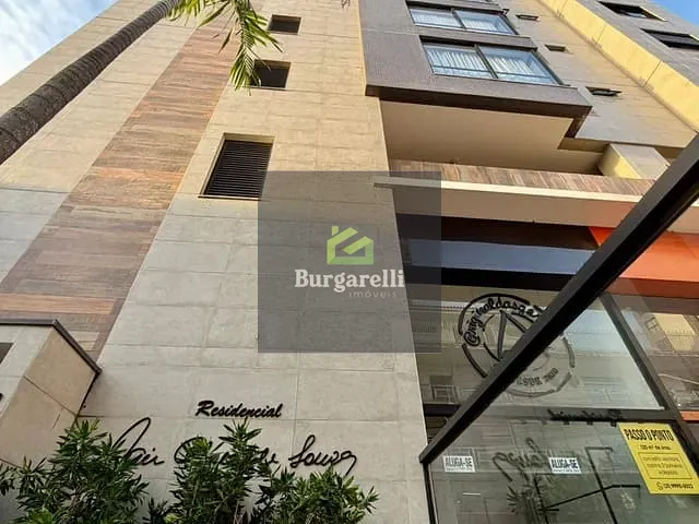 Apartamento 3 quartos e 4 banheiros, para alugar, no bairro Centro em Lavras