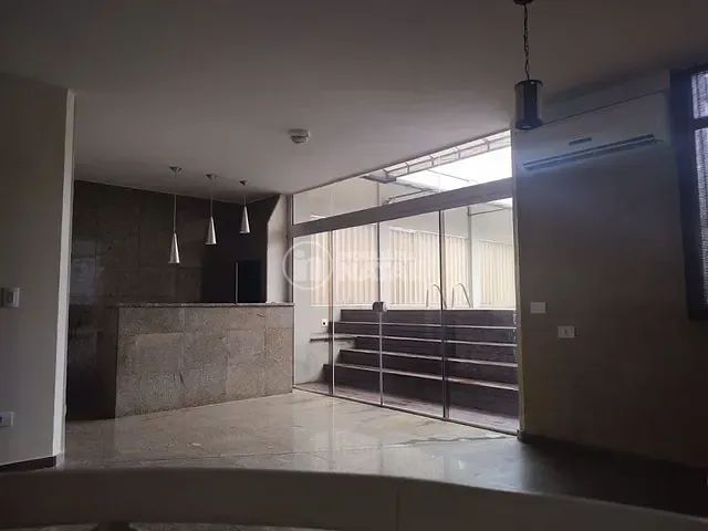 Apartamento com 300m² 4 quartos e 5 banheiros, à venda, no bairro Centro em Londrina