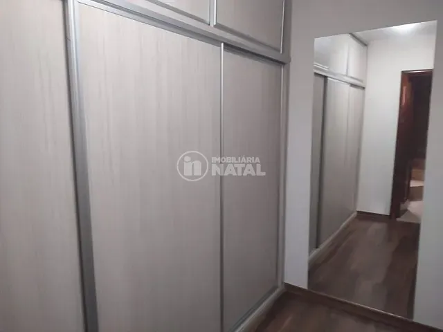 Apartamento com 300m² 4 quartos e 5 banheiros, à venda, no bairro Centro em Londrina