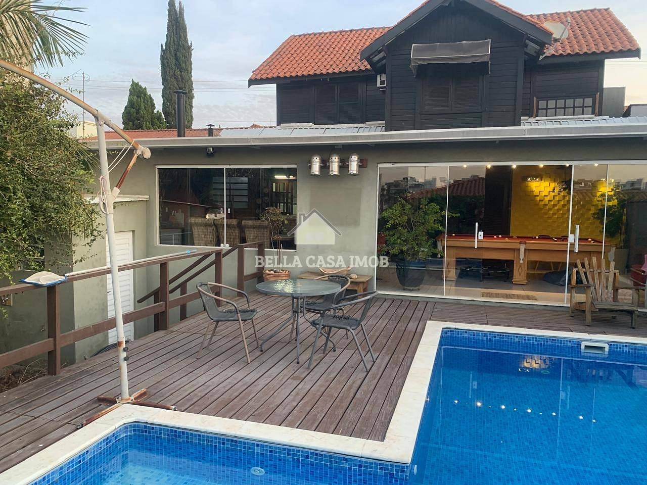 Apartamento à venda com 3 quartos, 270m² - Foto 1