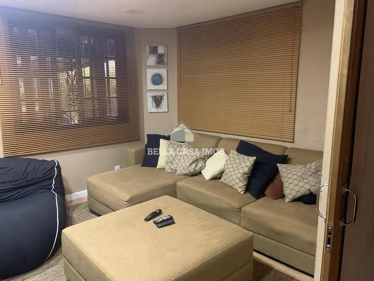 Apartamento à venda com 3 quartos, 270m² - Foto 3