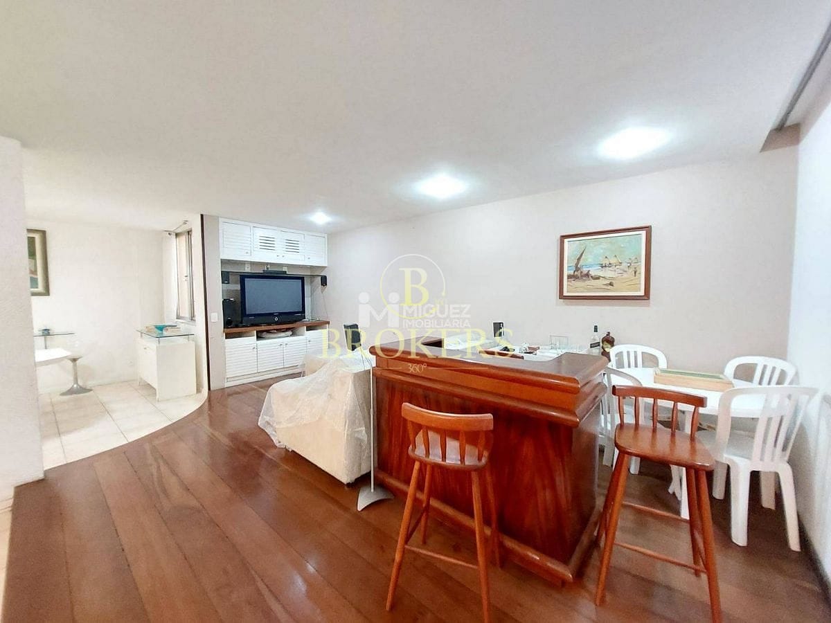 Oportunidade, Rua Vinicius de Morais. Apartamento à venda, estilo casa com 3 quartos, melhor trecho de Ipanema -  193 m².