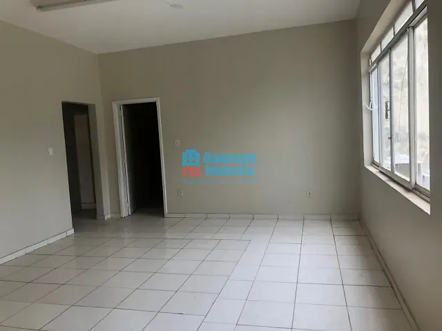 Apartamento 4 quartos e 3 banheiros, para alugar, no bairro Centro em Guaxupé