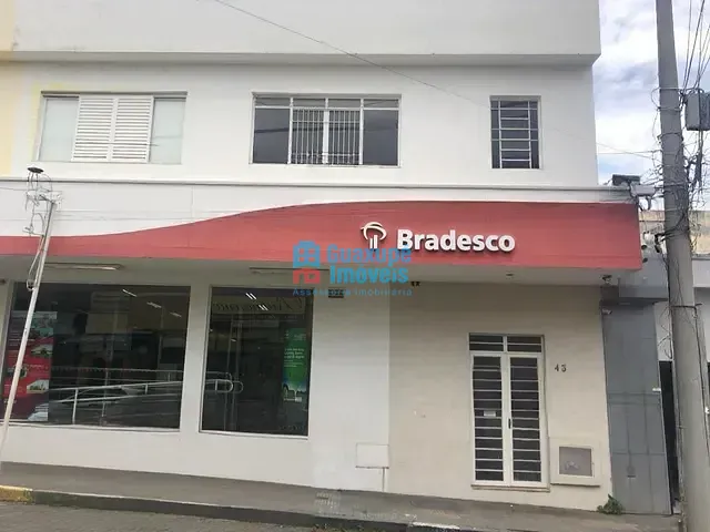 Apartamento 4 quartos e 3 banheiros, para alugar, no bairro Centro em Guaxupé