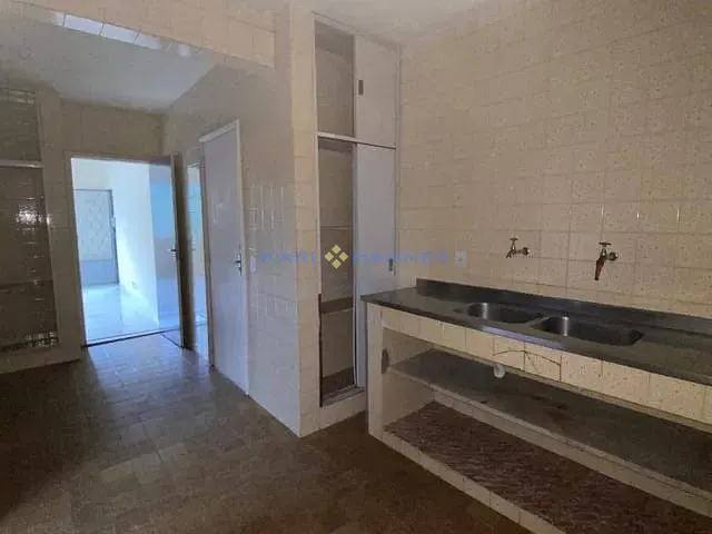 Apartamento 4 quartos e 3 banheiros, para alugar, no bairro Centro em Petrópolis