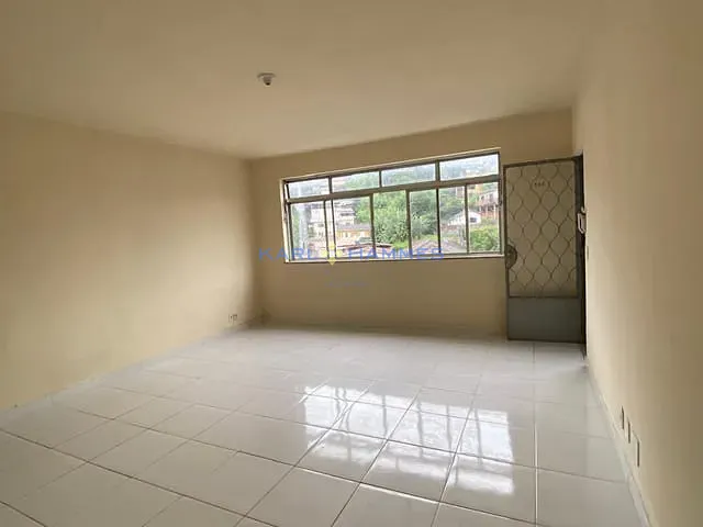 Apartamento 4 quartos e 3 banheiros, para alugar, no bairro Centro em Petrópolis