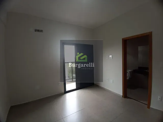 Apartamento 3 quartos e 2 banheiros, para alugar, no bairro Olaria em Lavras